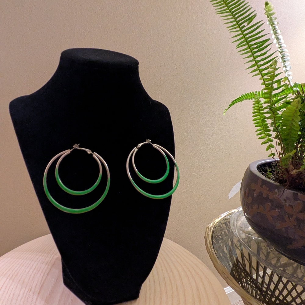 Elegant Green and Silver Retro Hoop Earrings